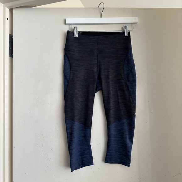 Outdoor Voices Two Tone Cropped Leggings - Picture 4 of 8